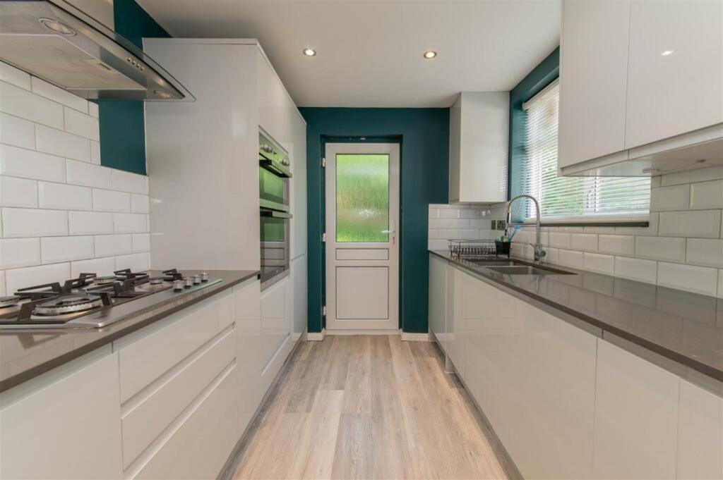 헨던 Vibrant & Stylish Mill Hill East Pad 아파트 외부 사진